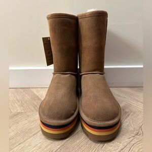 NWT Bearpaw Retro Elle in Hickory